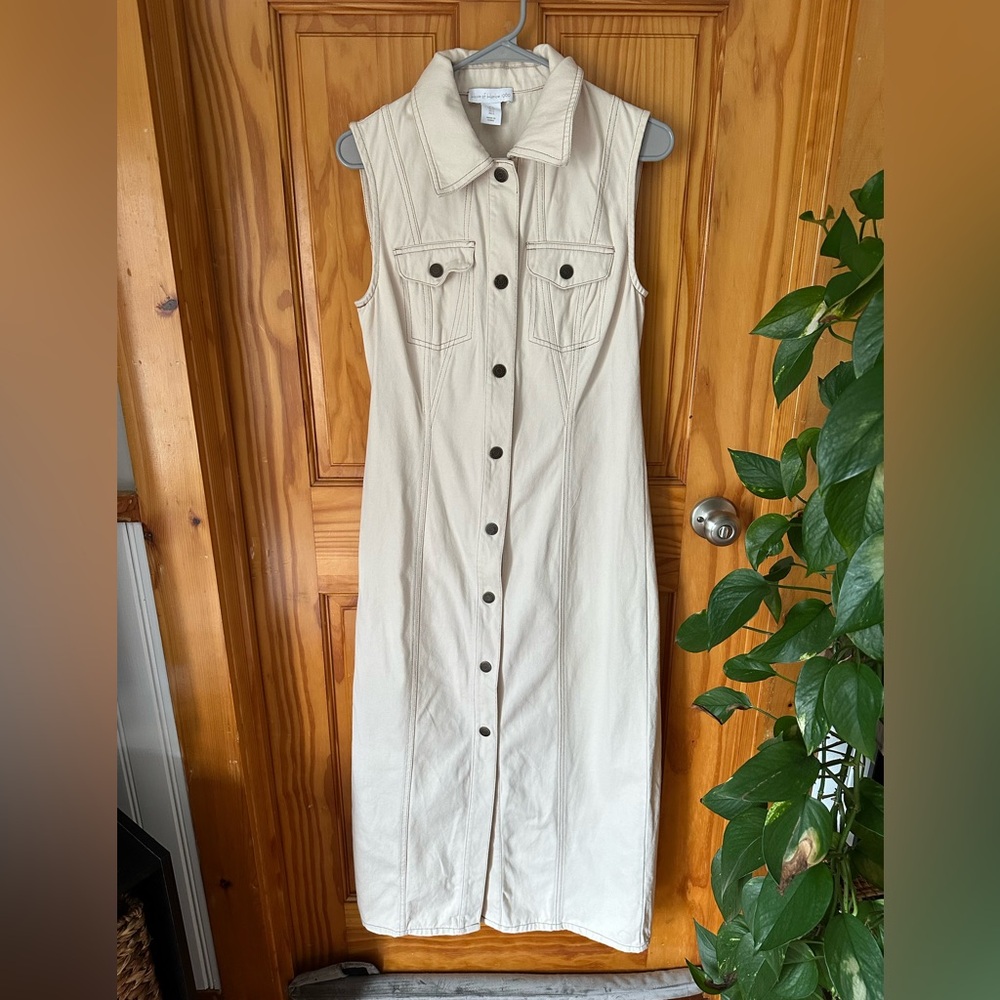 NWT House of Harlow Sleeveless Cream Button-Down Maxi Dress